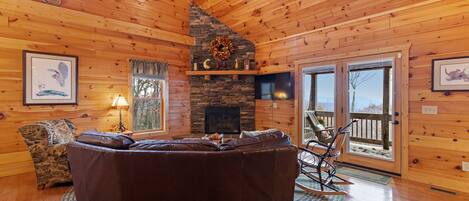 ****ACCESS DISCLOSURE*****  see description.

The wood-burning fireplace is unavailable for guest use