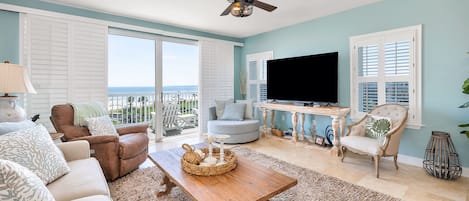 St. Simons Grand 326 - Open Concept Living Space