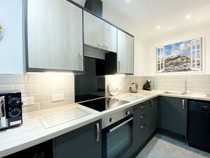 Kitchen - Ockendon House Apartment A - one bedroom holiday apartment in Torquay.