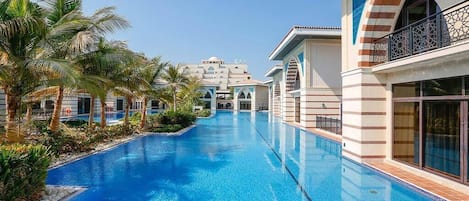 Zabeel Saray Lagoon pool