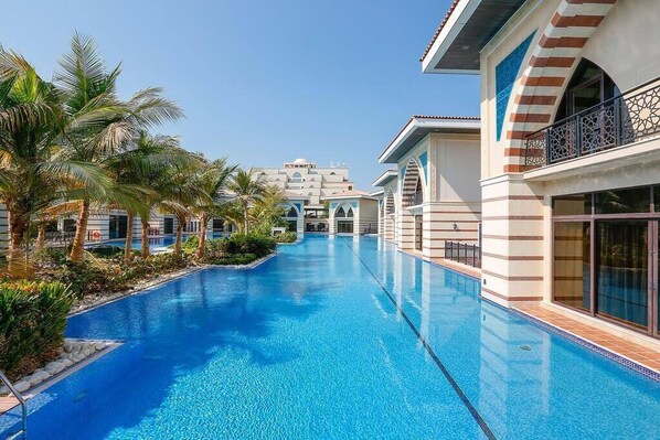 Zabeel Saray Lagoon pool