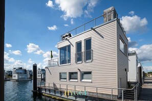 Schwimmendes Ferienhaus Hygge Olpenitz