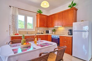 Stacys Apartment 3 near Sidari-Kitchen and Dining Area
