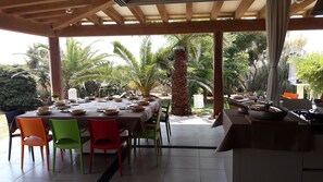 Outdoor dining