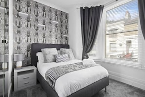 Stylish Apartment - Bedroom