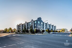 Fun Stay Near BYU, Fab Amenities & Super Location