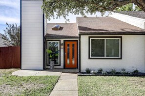 Townhouse Exterior | Pet Friendly w/ Fee | ~ 6 Mi to Plano