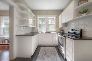 Fully equipped kitchen