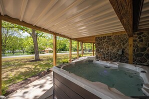 Bain à remous extérieur