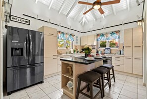 Fully equipped kitchen of the 2BR Home in Noord Aruba - Availability of all kitchen accessories - Large amount of storage - Sufficient space to work according to your ease - Excellent bright space of apartment - Availability of high chairs