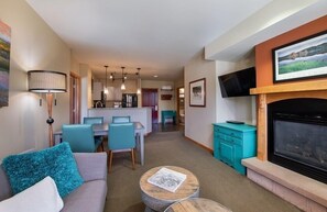 Living Room, Indoors, Furniture, Lamp, Couch