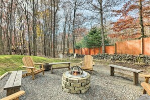 Exterior | Fire Pit w/ Seating