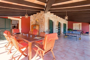 Outdoor dining
