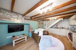 Ollerenshaw Cottage open plan living area