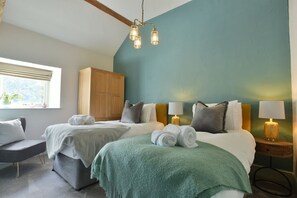 Priestley Cottage main bedroom