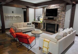 The flowing, open floor plan creates space for the entire group to socialize together. 