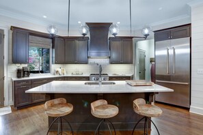 Kitchen, Main Level