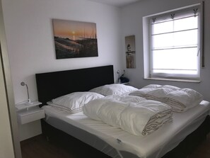 Schlafzimmer mit Boxspringbett