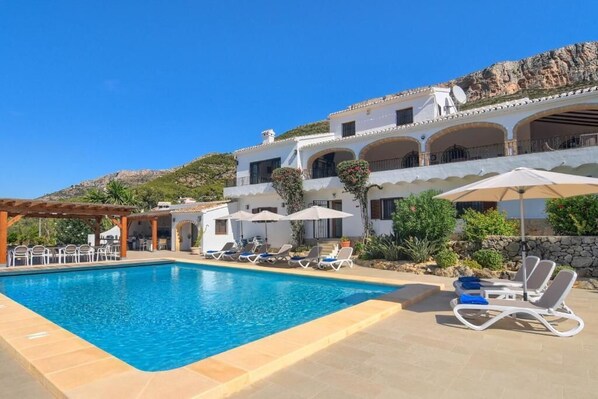 Large private villa with terraced pool and fantastic gardens 