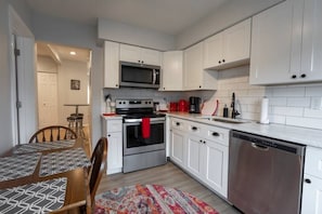 Fully Updated kitchen with quartz countertops