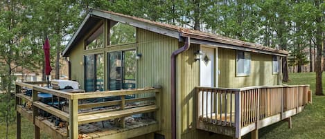 Cabin w Private Lake/Beach, Hot Tub, Deck, & Grill