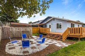 Deck | Gas Grill | Fire Pit