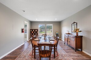 Dining Room (1)