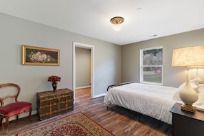 Master Bedroom (2)