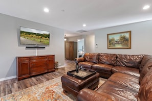 Family Room (1)