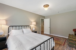 Master Bedroom (1)