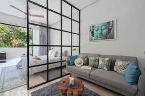 Living room, Smart TV. AC. 