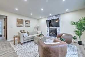 Living Room | Smart TV w/ Cable | Fireplace