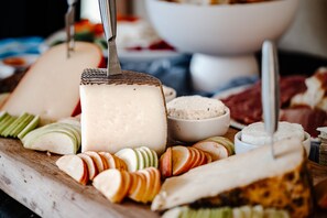 Let our Private Chef create a beautiful sunset cocktail hour for you and your guests!
