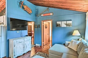 Living Room | Smart TV