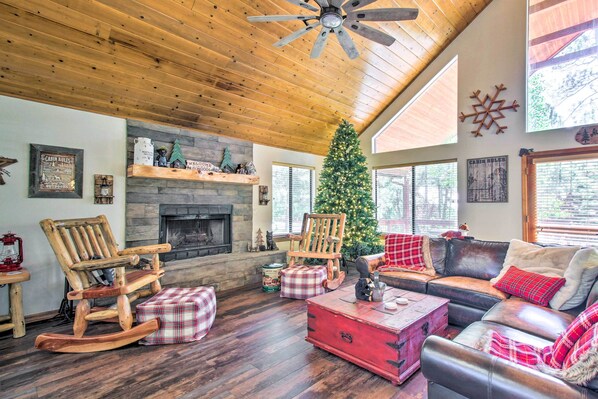 Pinetop Vacation Rental | 4BR | 2BA | Stairs Required | 1,762 Sq Ft