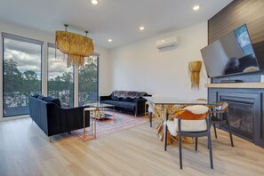 Living Room | Smart TV | Fireplace