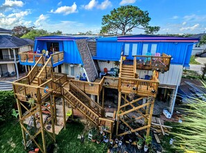 You can see Johnson Space Center in front &  water in back  &  new  stairmaster
