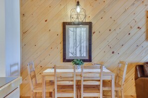 Dining Area | Dishware & Flatware Provided