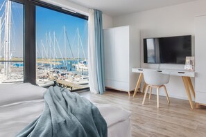 Schlafzimmer mit TV