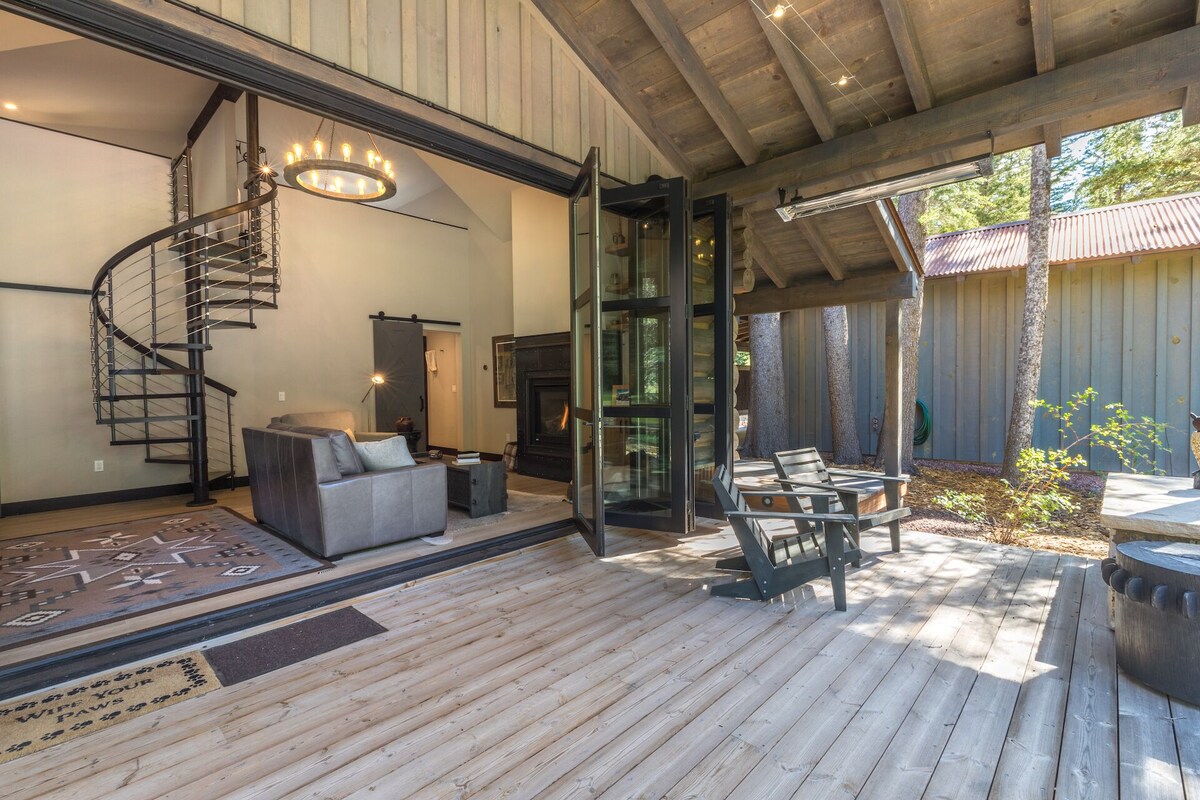 Secluded Luxury Nature Retreat- Private Cabins-Hot Tub-Fly Fishing-Sleeps 10