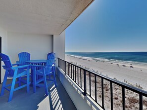 Balcony - Outdoor Dining