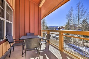 Deck | Outdoor Dining Area