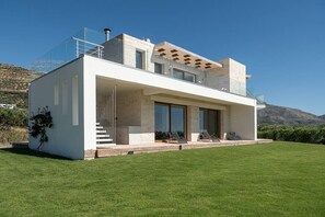 Most beautiful villa in Falasarna (1)