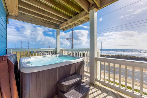 Surf-Or-Sound-Realty-1070-Hatteras Comfort-Hottub