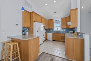 Surf or Sound Realty - 1070 - Hatteras Comfort - Kitchen-1