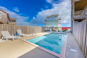Surf-Or-Sound-Realty-1070-Hatteras Comfort-Exterior-02