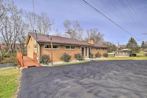 Home Exterior | Keyless Entry | Free WiFi | Direct Access to Beaver Creek