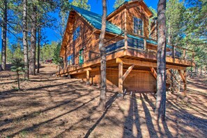 Cabin Exterior | 1,860 Sq Ft