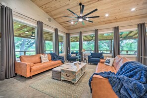 Living Room | Modern Farmhouse Decor | High Ceilings | Smart TV