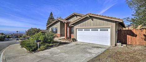Hayward Vacation Rental | 3BR | 2BA | 2,052 Sq Ft | 2 Stairs Required to Enter
